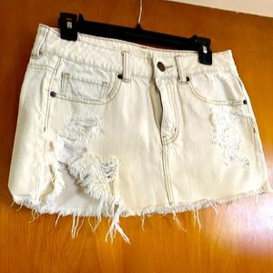 American Eagle white jean skirt size 6